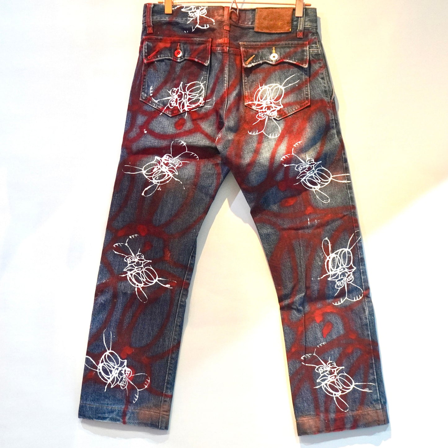 SKOLOCT SPRAY PAINTED JEANS - 32