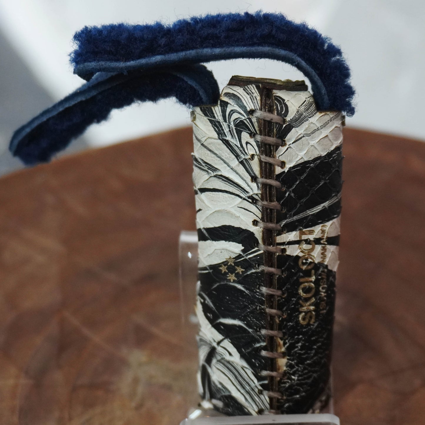 SKOLOCT LIGHTER CASE - PYTHON