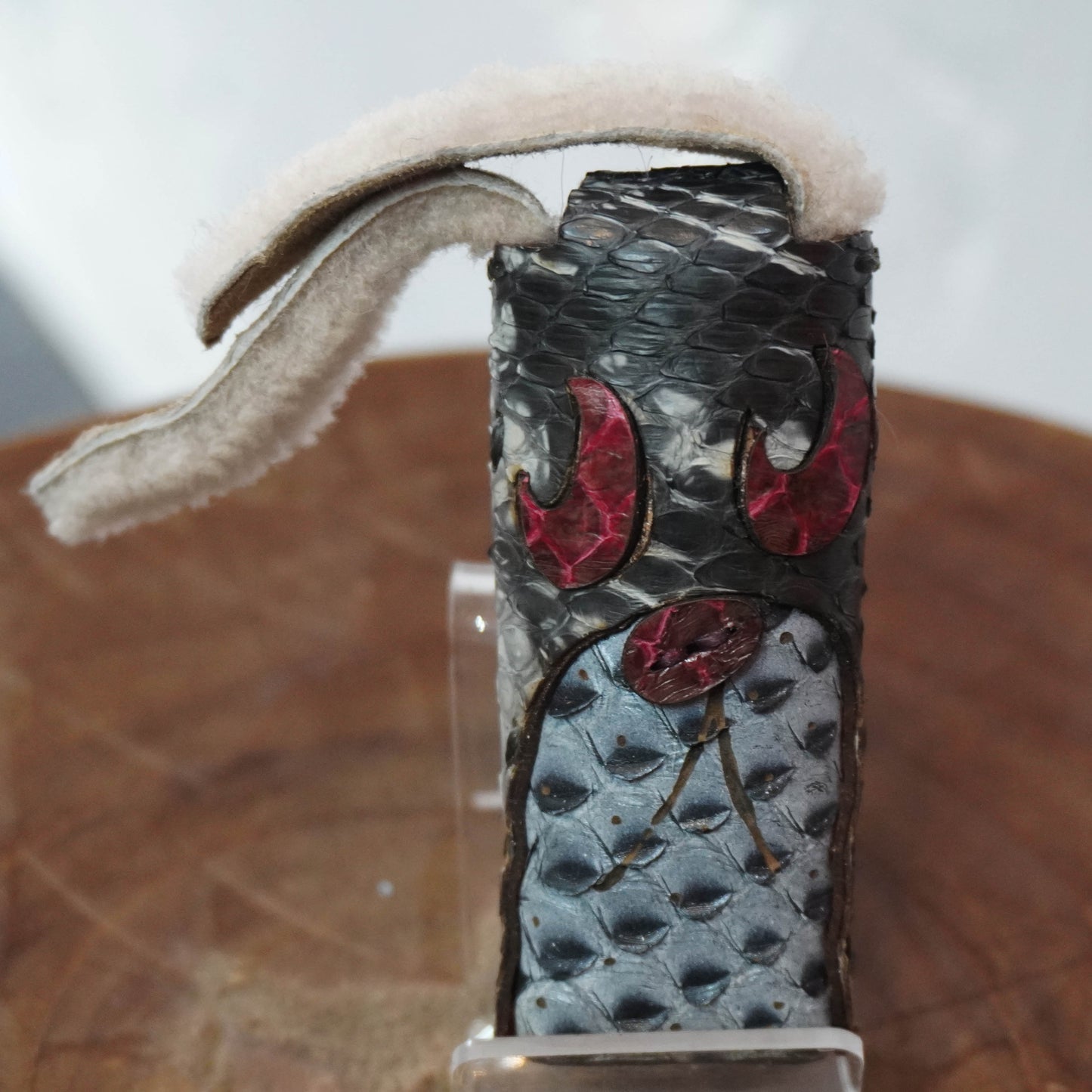 SKOLOCT LIGHTER CASE - PYTHON