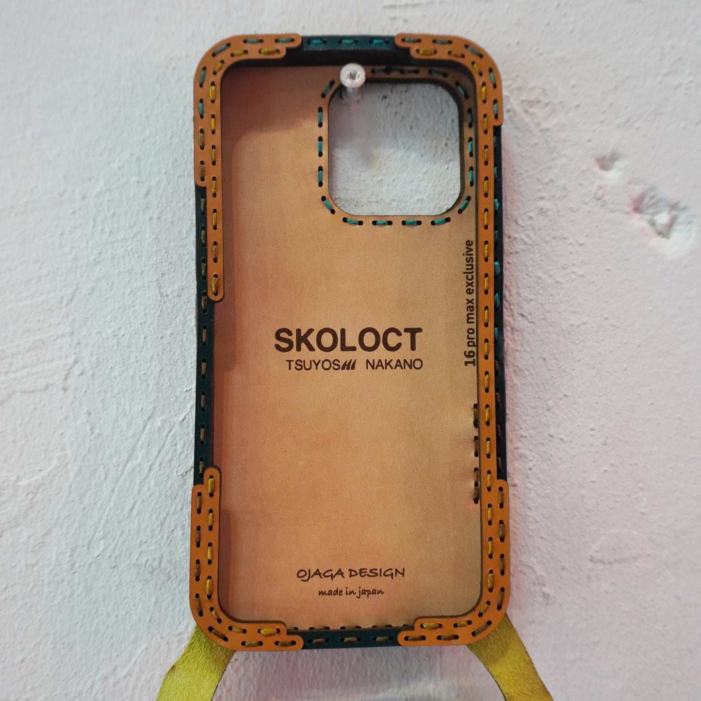 LEATHER PHONE CASE - iPhone 16 PRO MAX