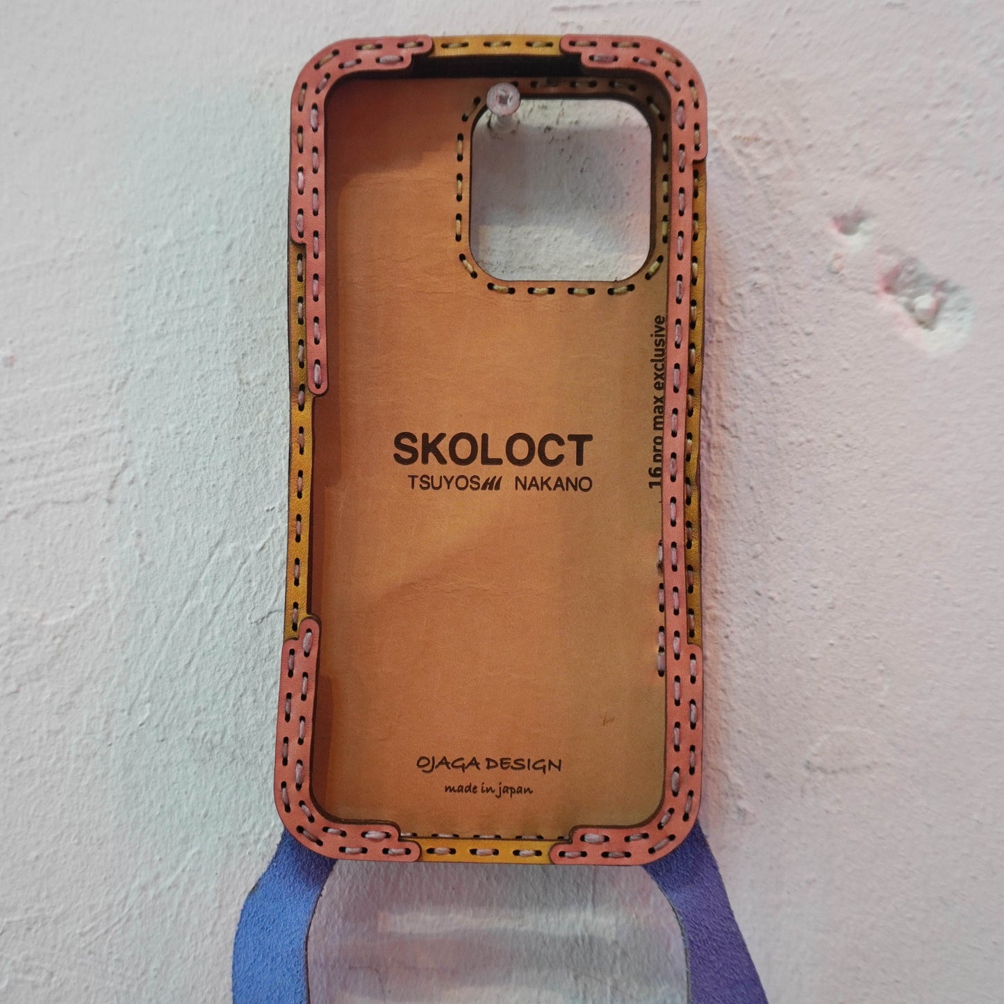 LEATHER PHONE CASE - iPhone 16 PRO MAX