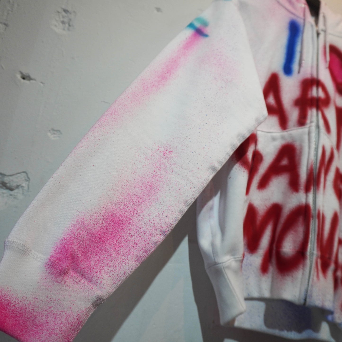 SKOLOCT SPRAY PAINTED ZIP HOODIE (S)