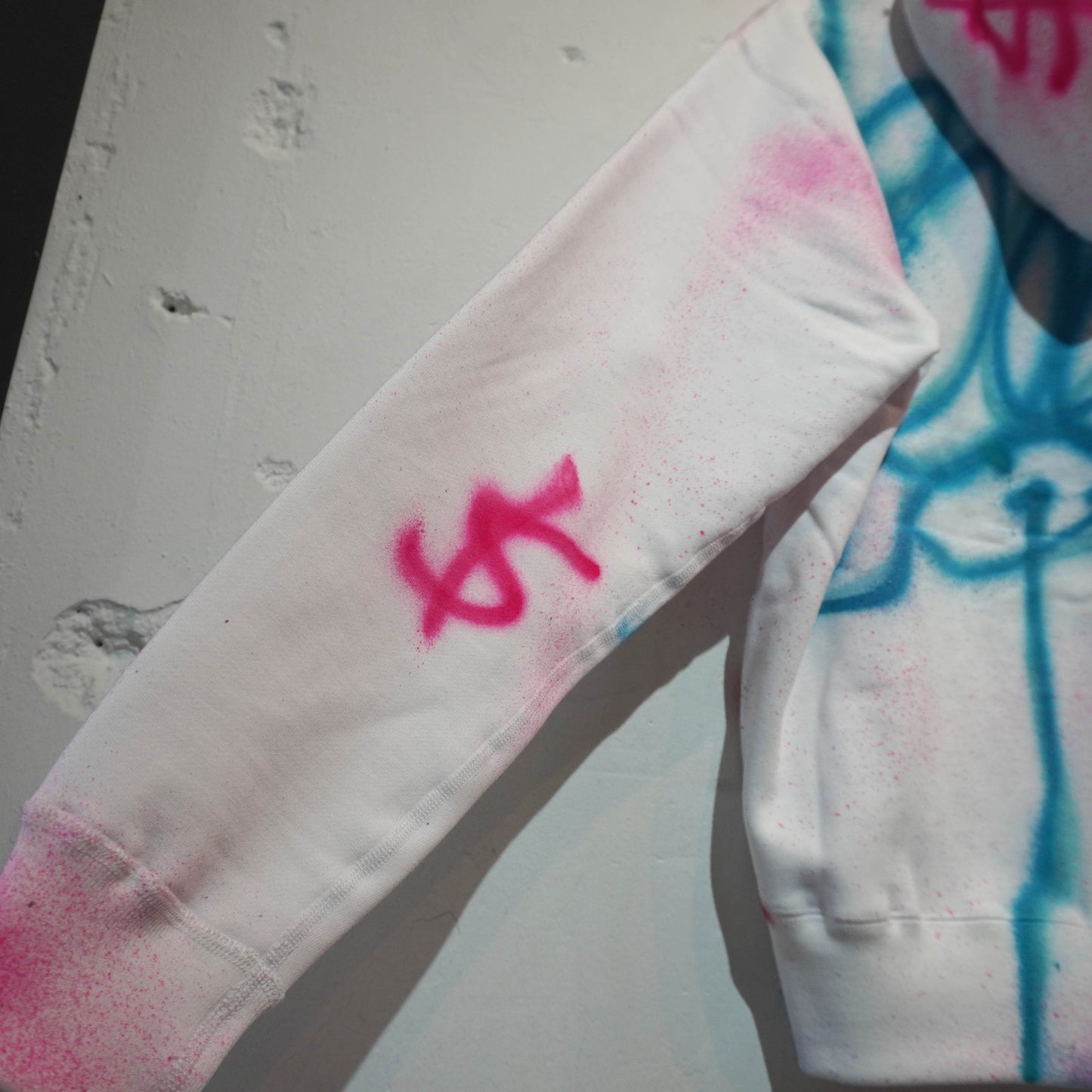SKOLOCT SPRAY PAINTED ZIP HOODIE (S)