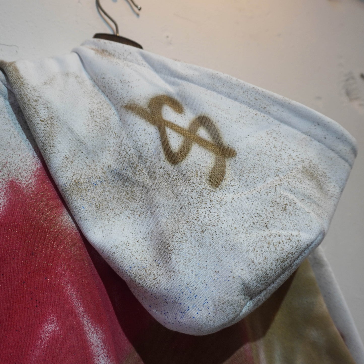 SKOLOCT SPRAY PAINTED ZIP HOODIE (M)