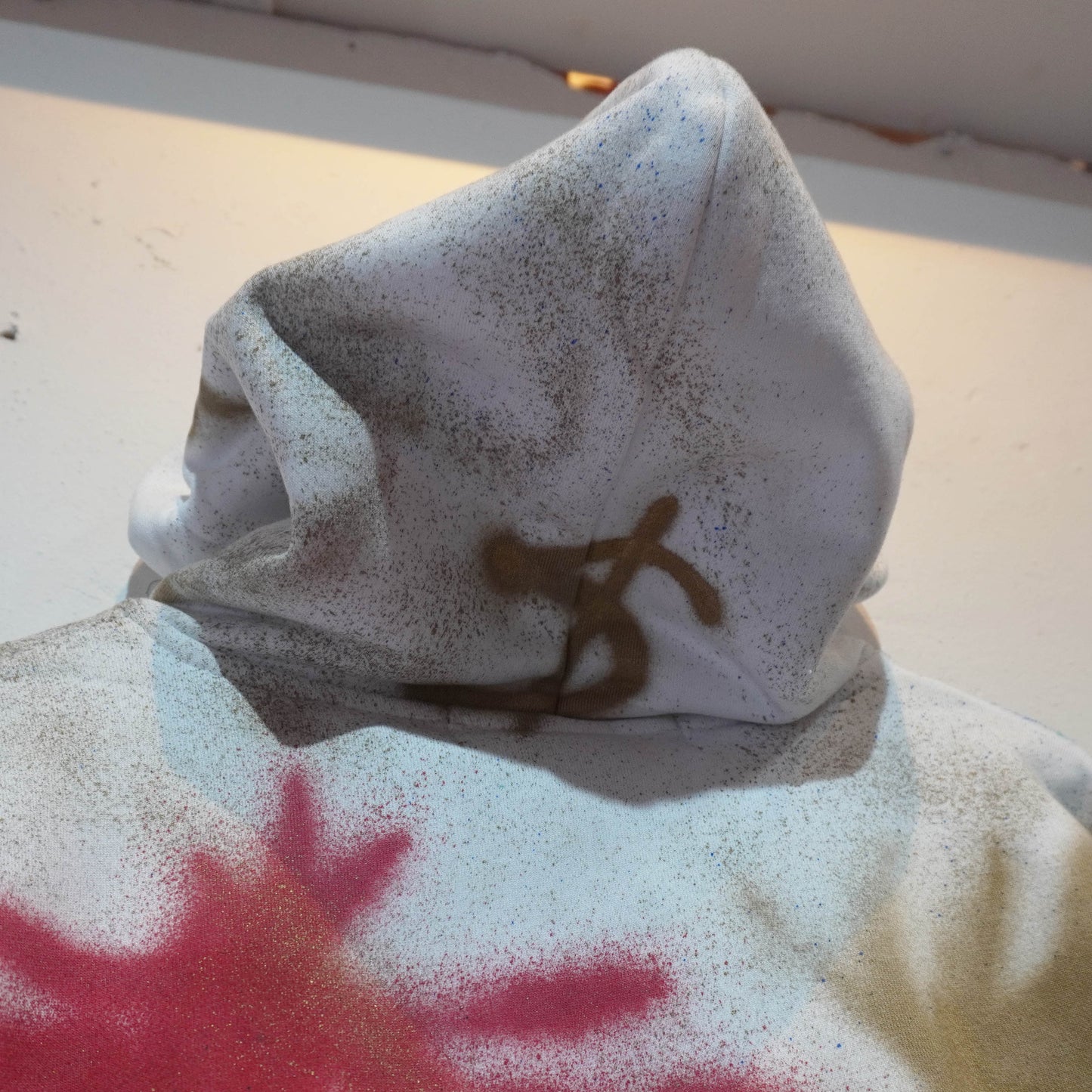 SKOLOCT SPRAY PAINTED ZIP HOODIE (M)