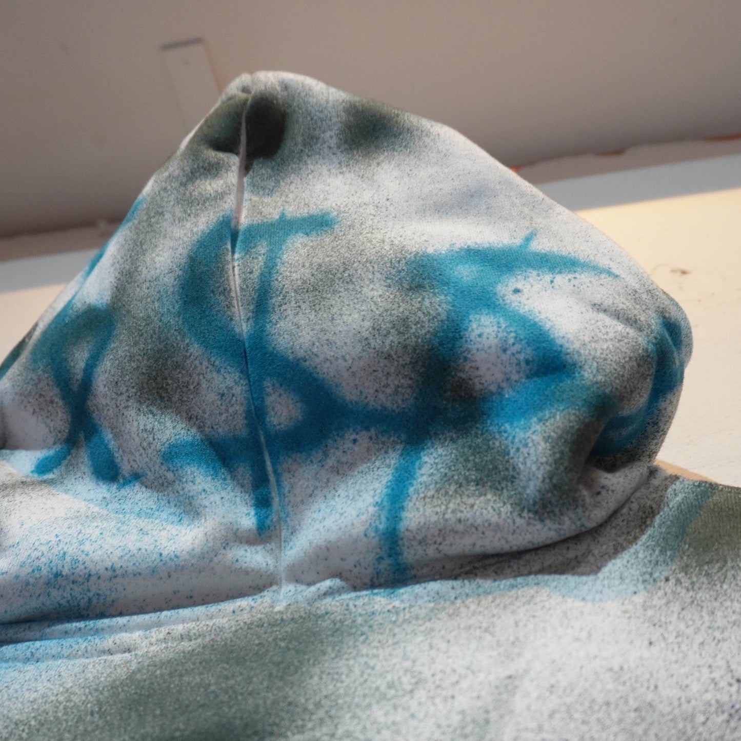 SKOLOCT SPRAY PAINTED ZIP HOODIE (XXL)