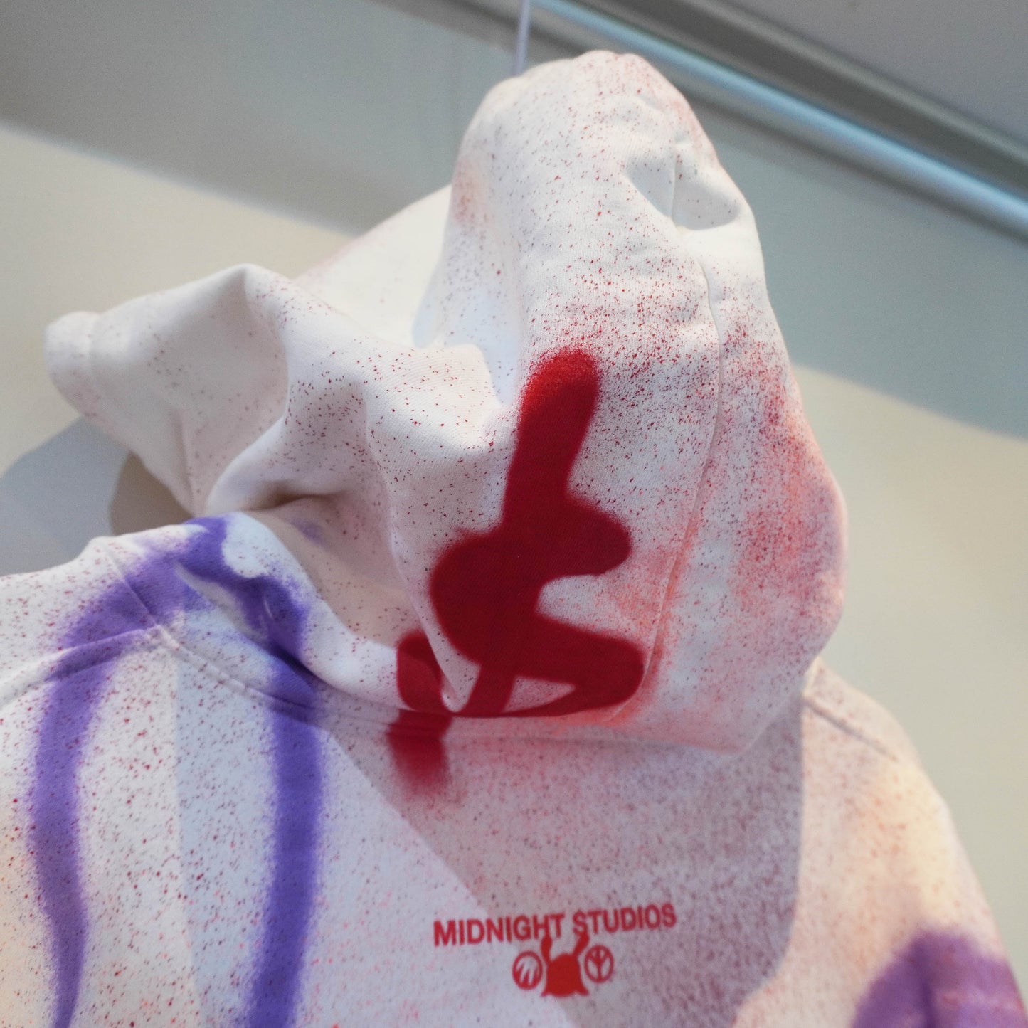 SKOLOCT MIDNIGHT STUDIOS REMAKE SPRAY HOODIE (M)