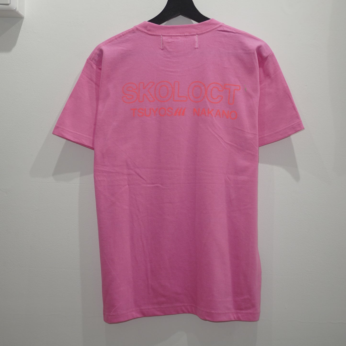SKOLOCT SKOCKY UZI T-SHIRT