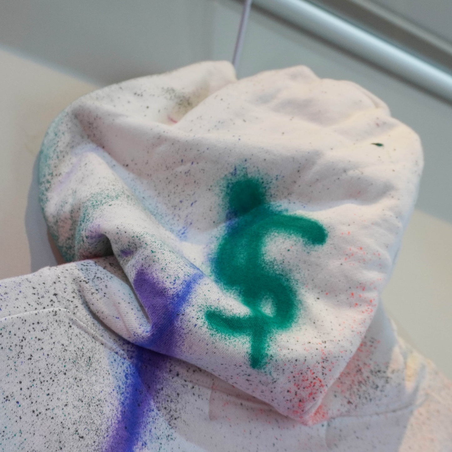 SKO SKO SPRAY PAINTED REWORKED HOODIE (XXL)