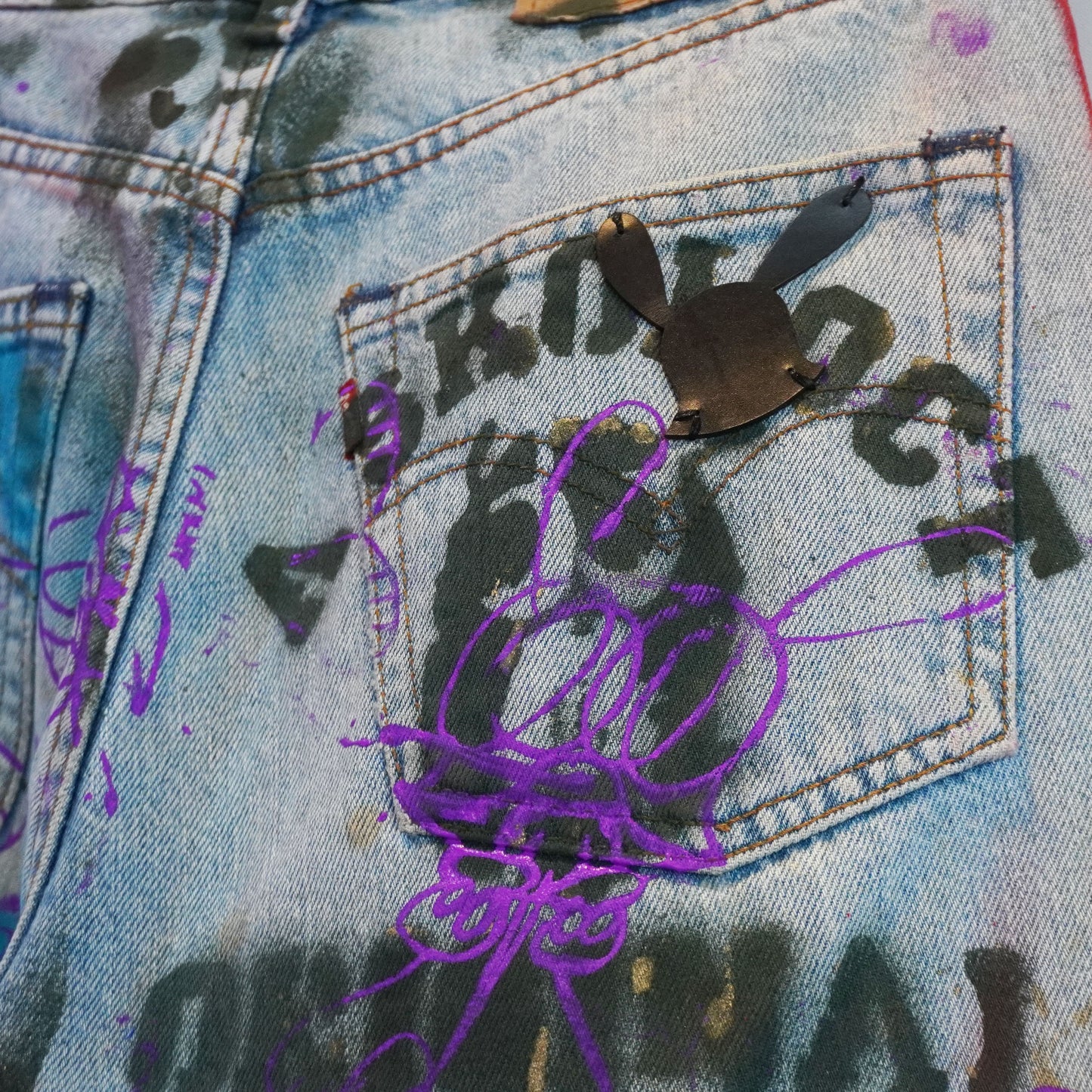 SKOLOCT SPRAY PAINTED JEANS - 29