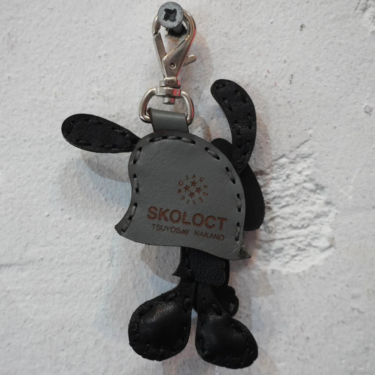 LEATHER KEYCHAIN "FINGER"