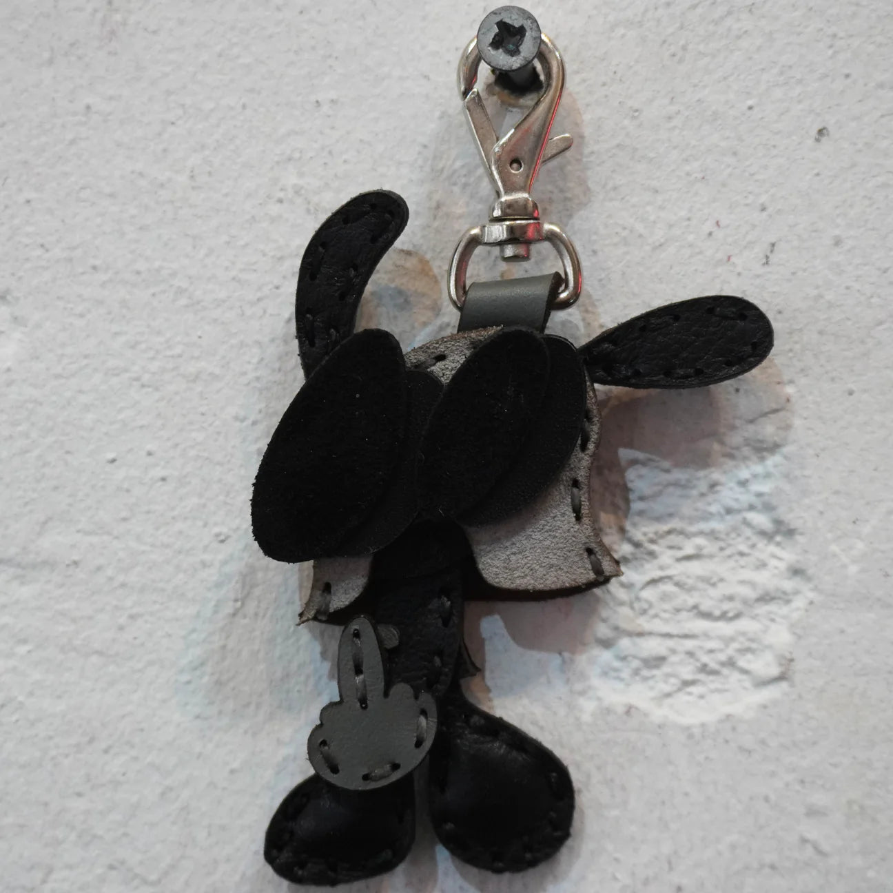 LEATHER KEYCHAIN "FINGER"