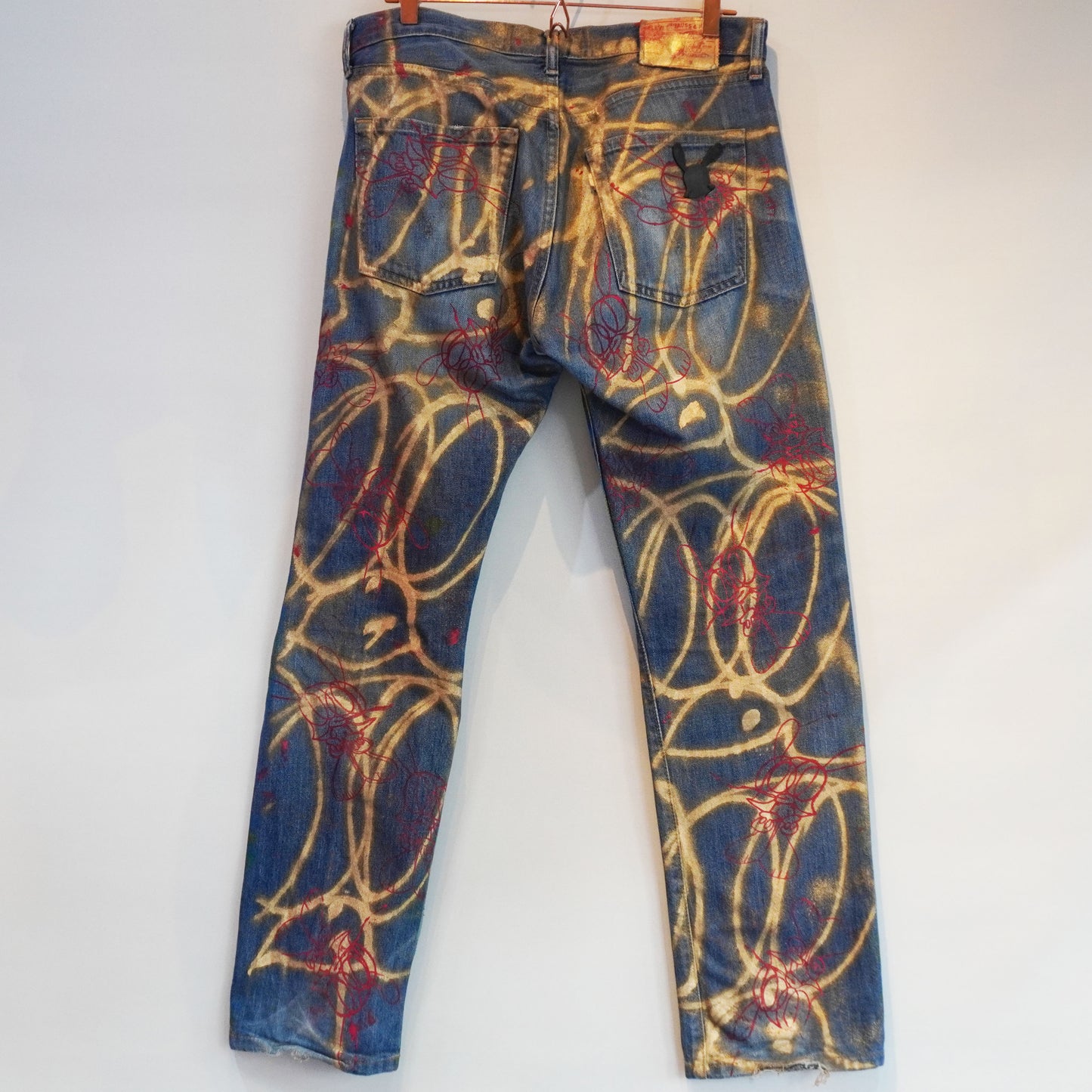 SKOLOCT SPRAY PAINTED JEANS - 33