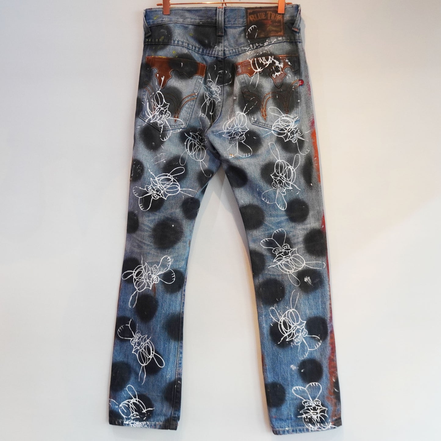 SKOLOCT SPRAY PAINTED JEANS - 30