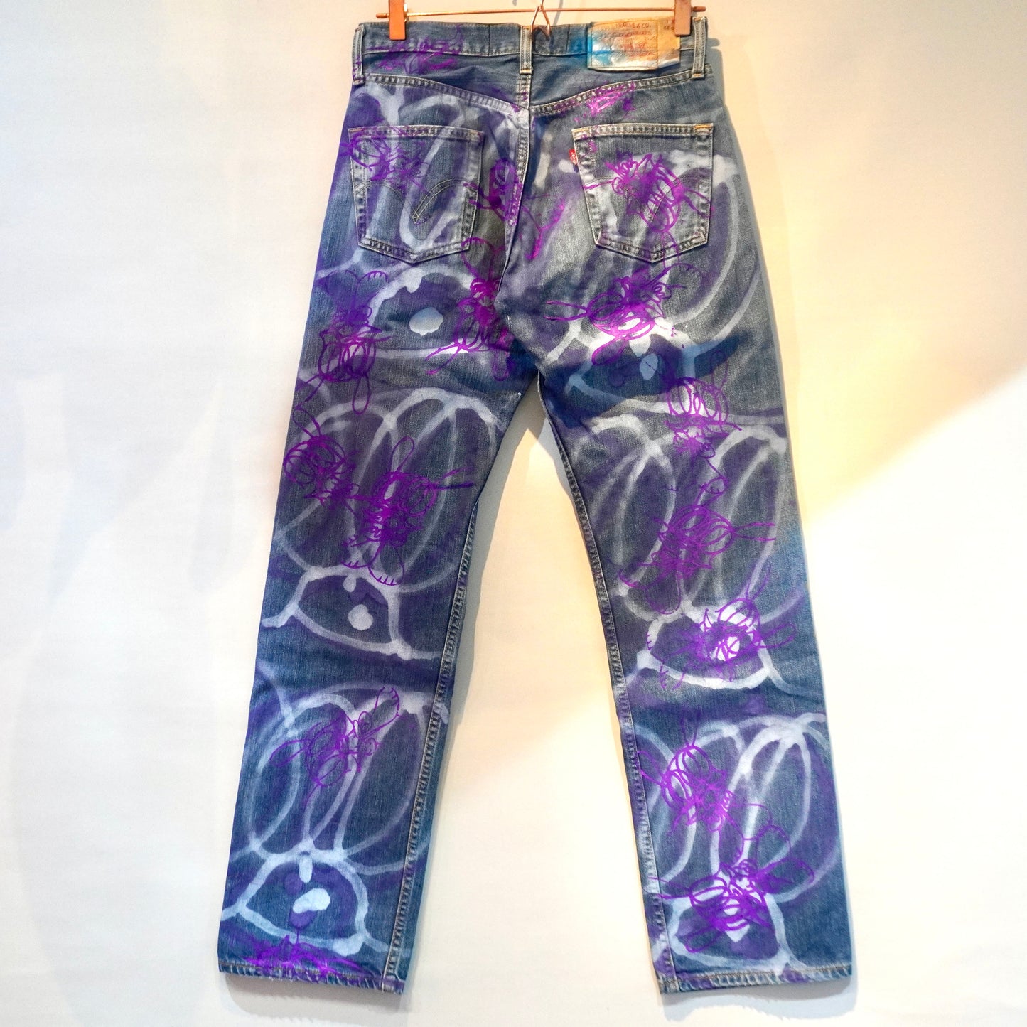 SKOLOCT SPRAY PAINTED JEANS - 30