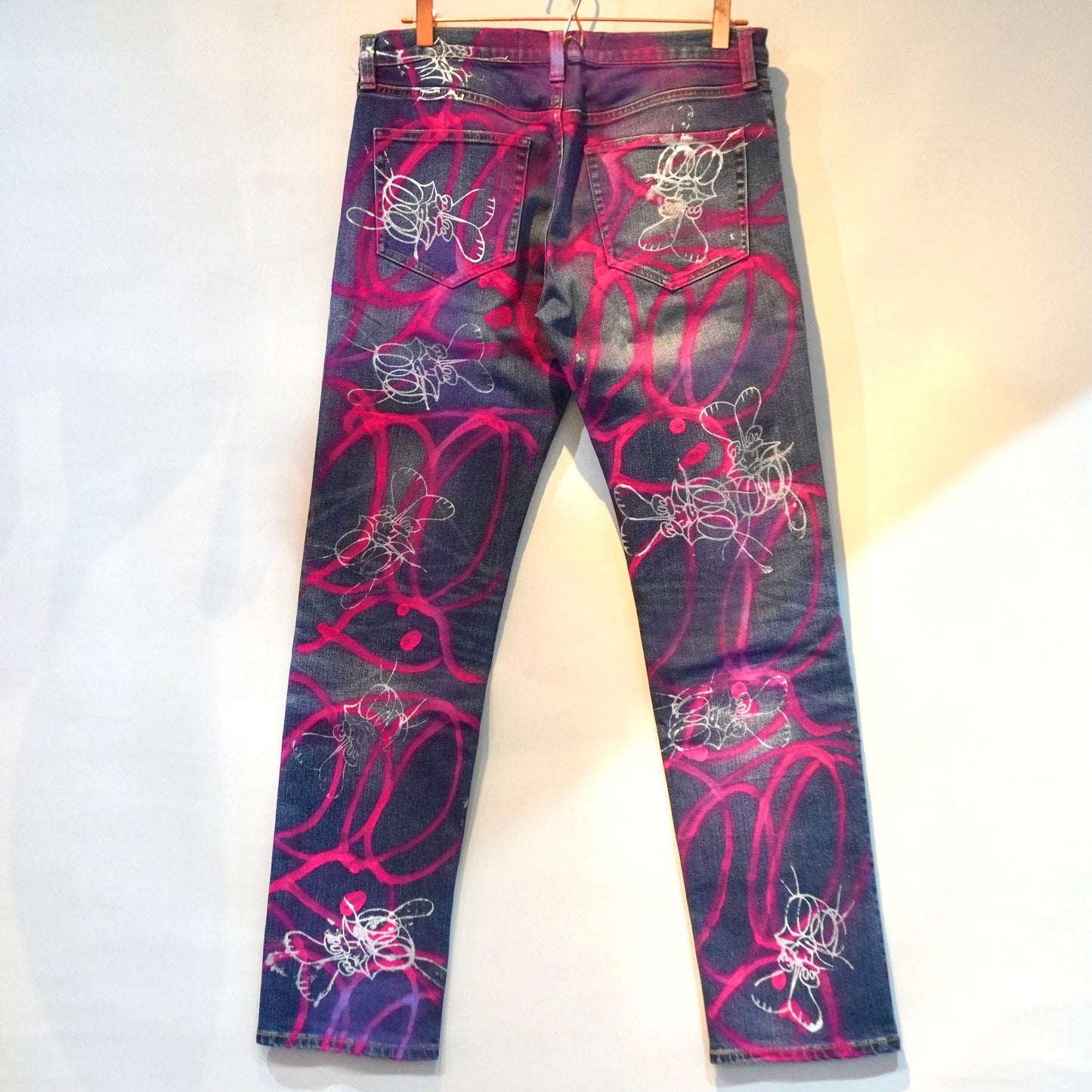 SKOLOCT SPRAY PAINTED JEANS - 33