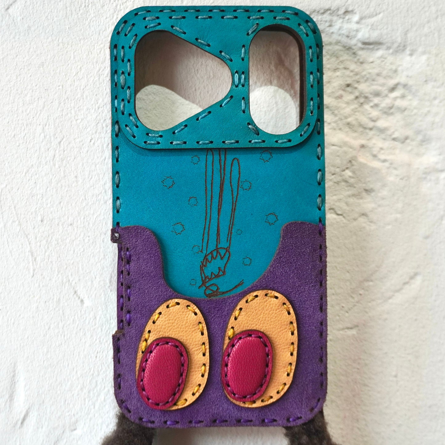 LEATHER PHONE CASE - iPhone 17 PRO