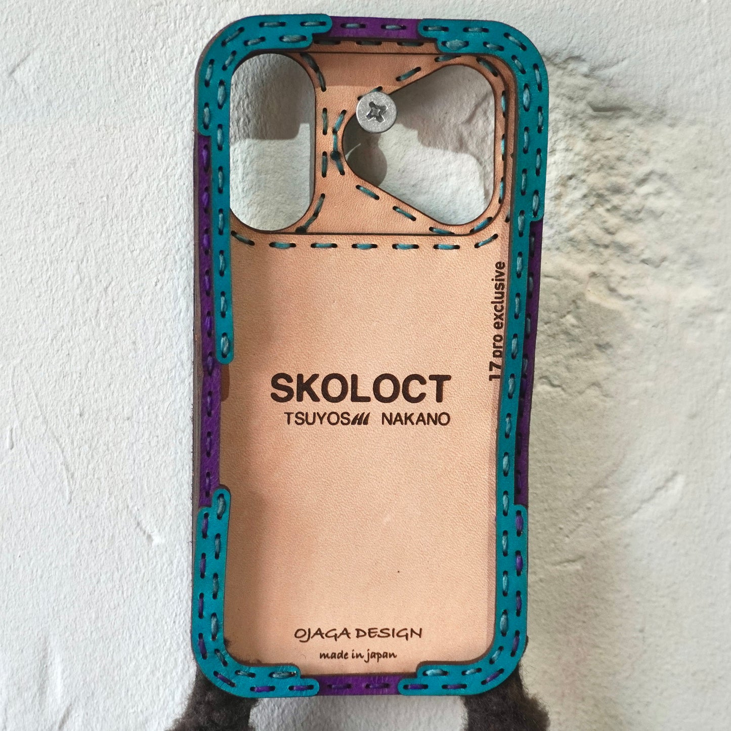 LEATHER PHONE CASE - iPhone 17 PRO