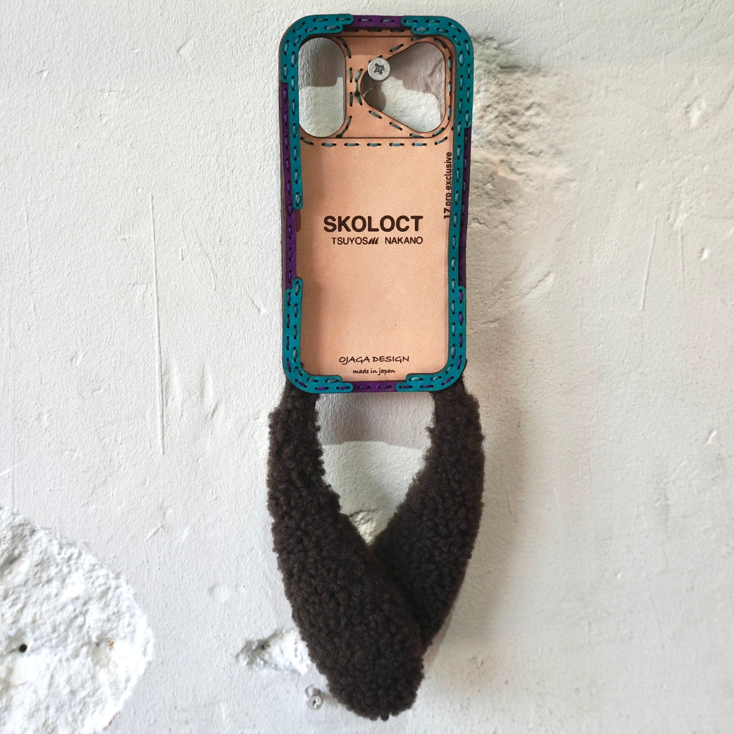 LEATHER PHONE CASE - iPhone 17 PRO