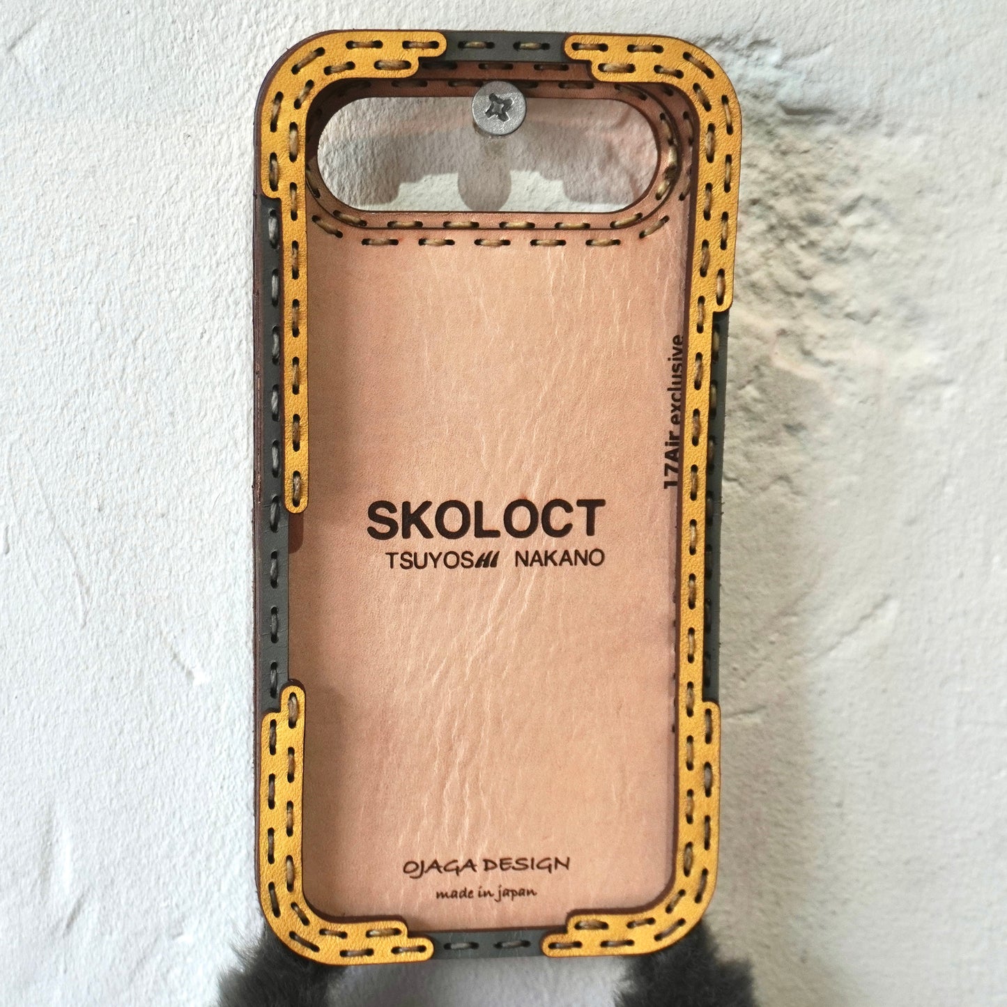 LEATHER PHONE CASE - iPhone 17 AIR