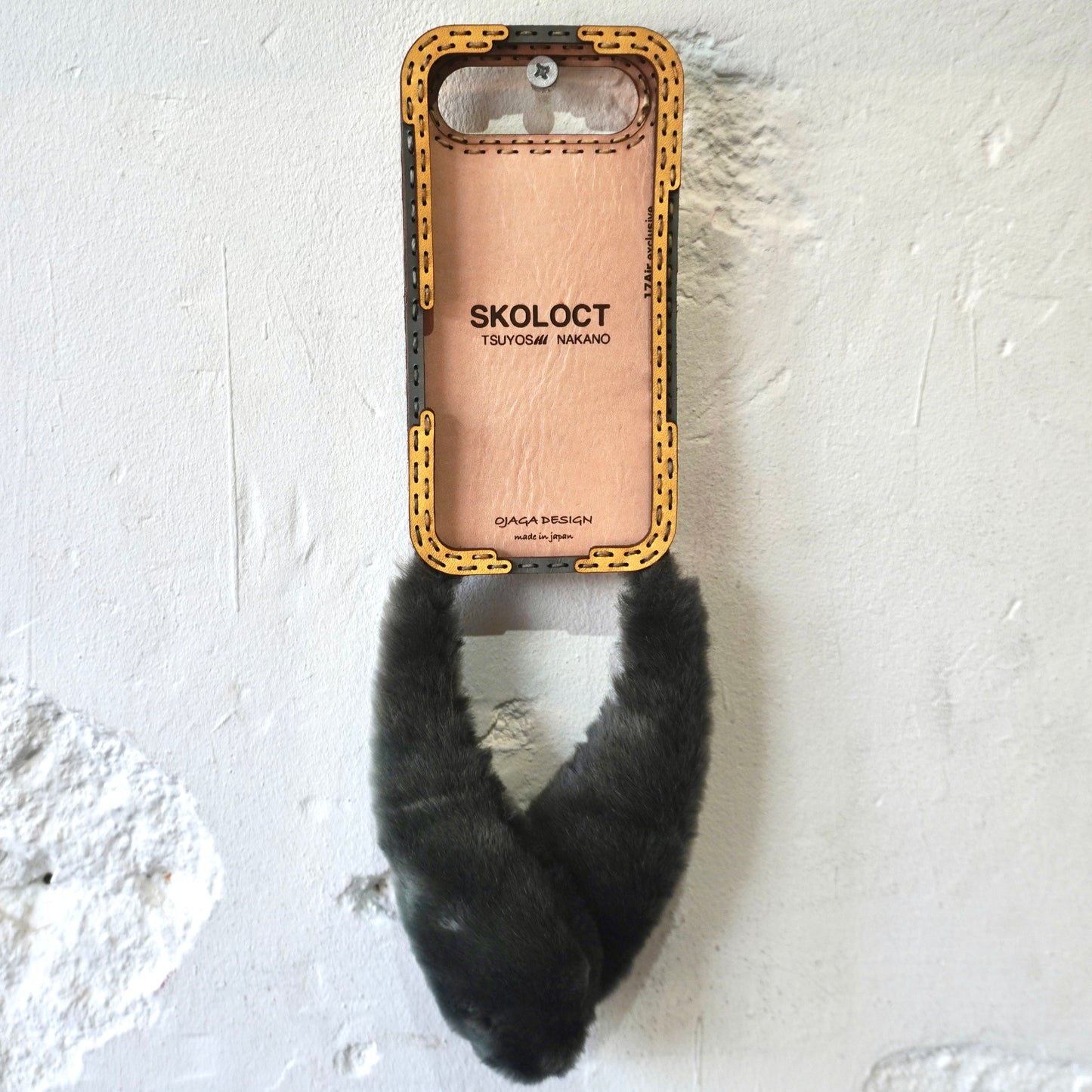 LEATHER PHONE CASE - iPhone 17 AIR