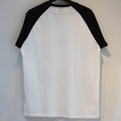 SKOLOCT FINGER SLOGAN RAGLAN T-SHIRT