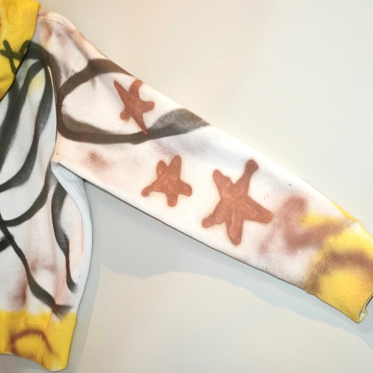 SKOLOCT SPRAY PAINTED ZIP HOODIE (M)