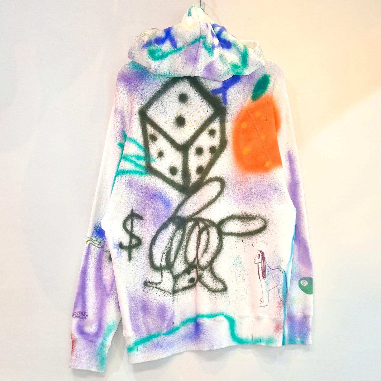 SKOLOCT SPRAY PAINTED REWORKED DICE HOODIE (M)