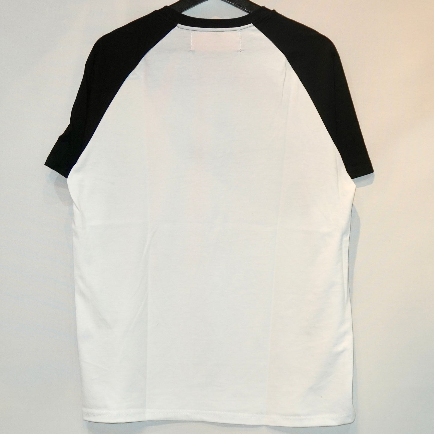 SKOLOCT FINGER SLOGAN RAGLAN T-SHIRT