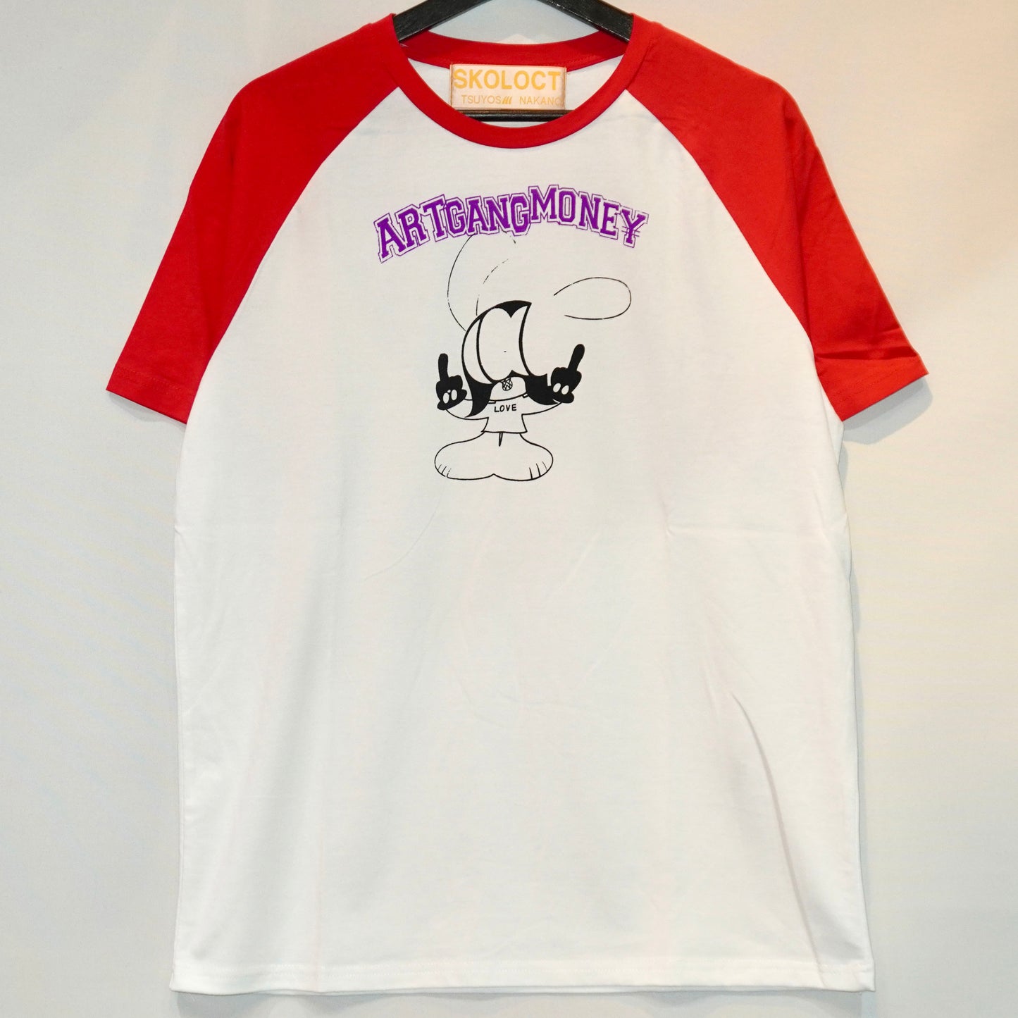 SKOLOCT FINGER SLOGAN RAGLAN T-SHIRT
