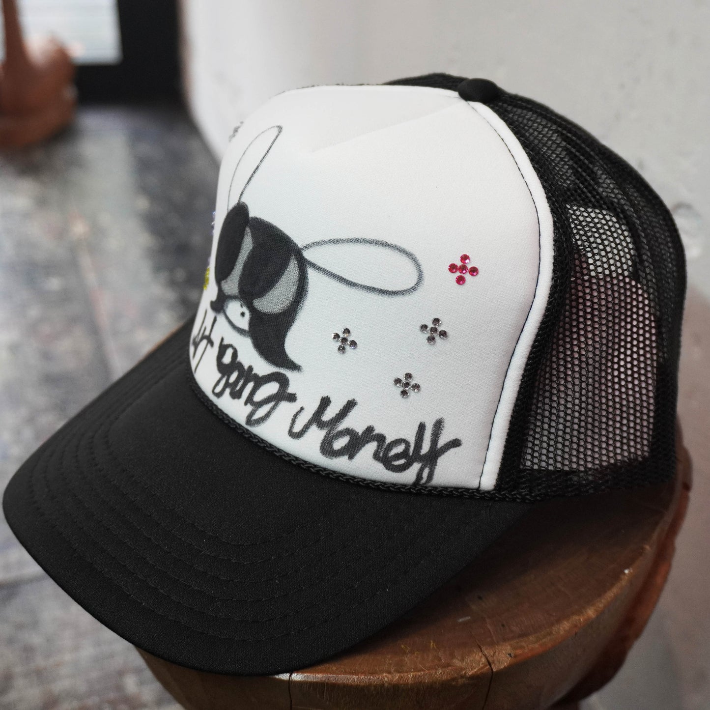 SKOLOCT PAINTED MESH CAP (RHINESTONE)