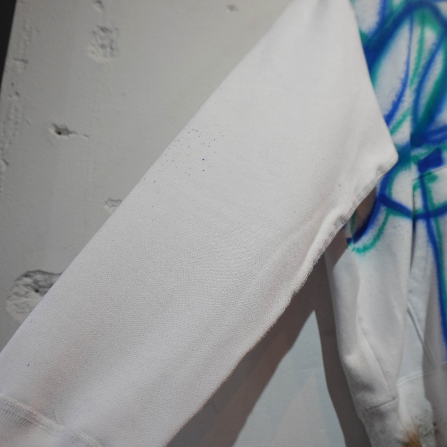 SKOLOCT SPRAY PAINTED ZIP HOODIE (M)