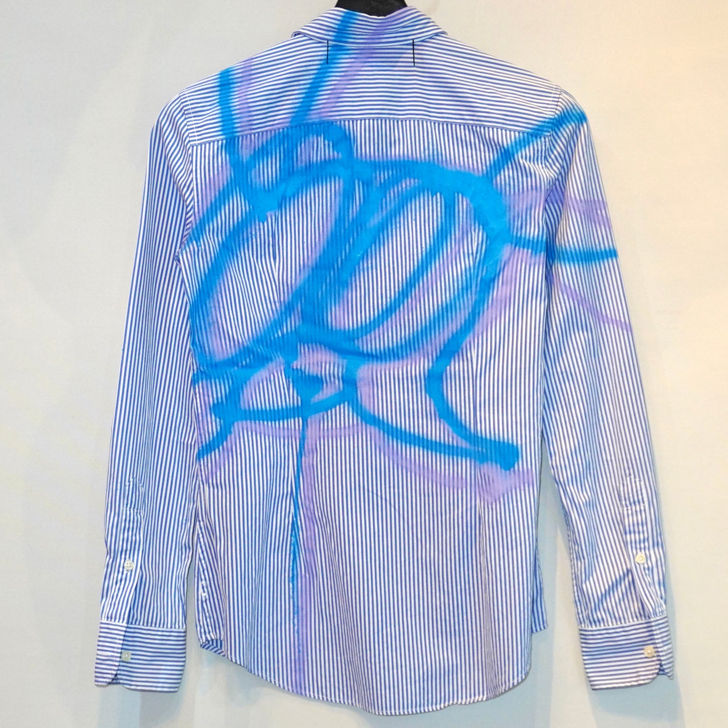 SKOLOCT SPRAY PAINTED REMAKE SHIRT