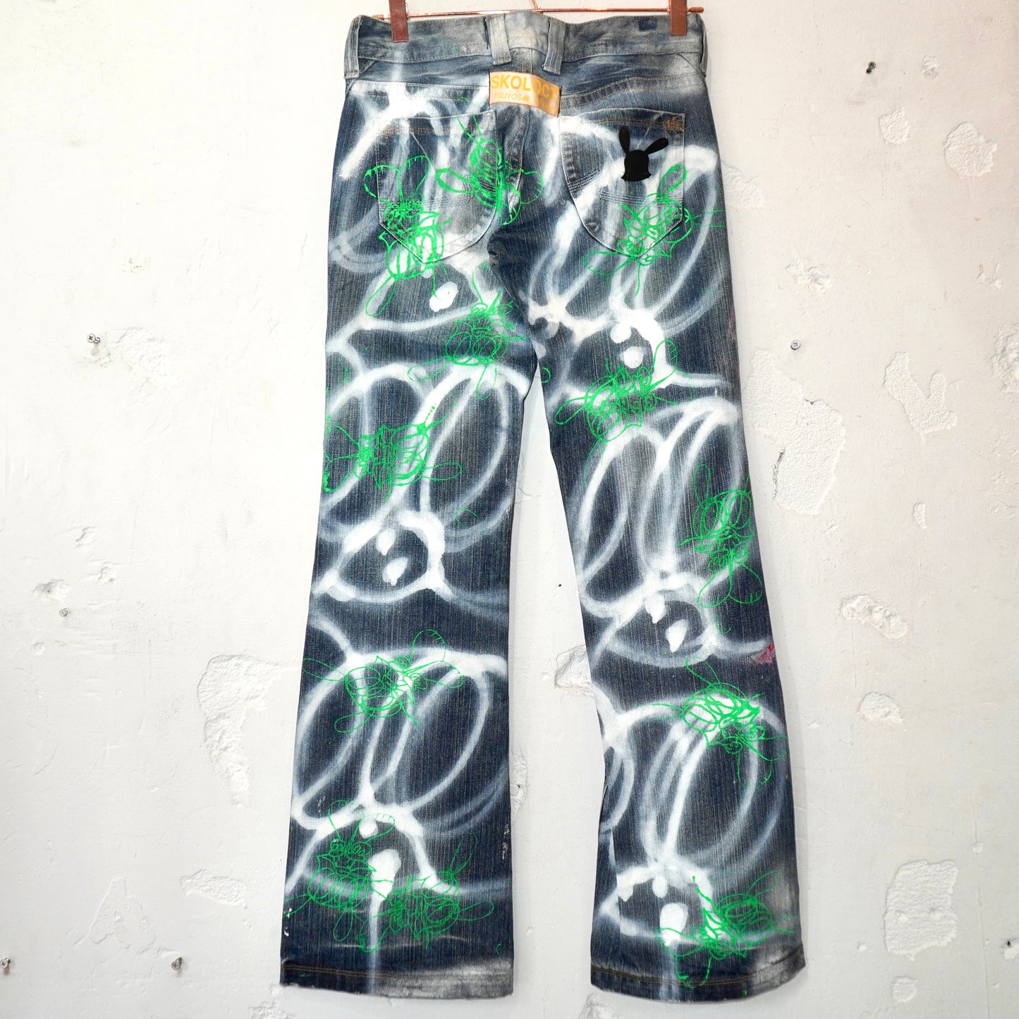 SKOLOCT SPRAY PAINTED JEANS - 28
