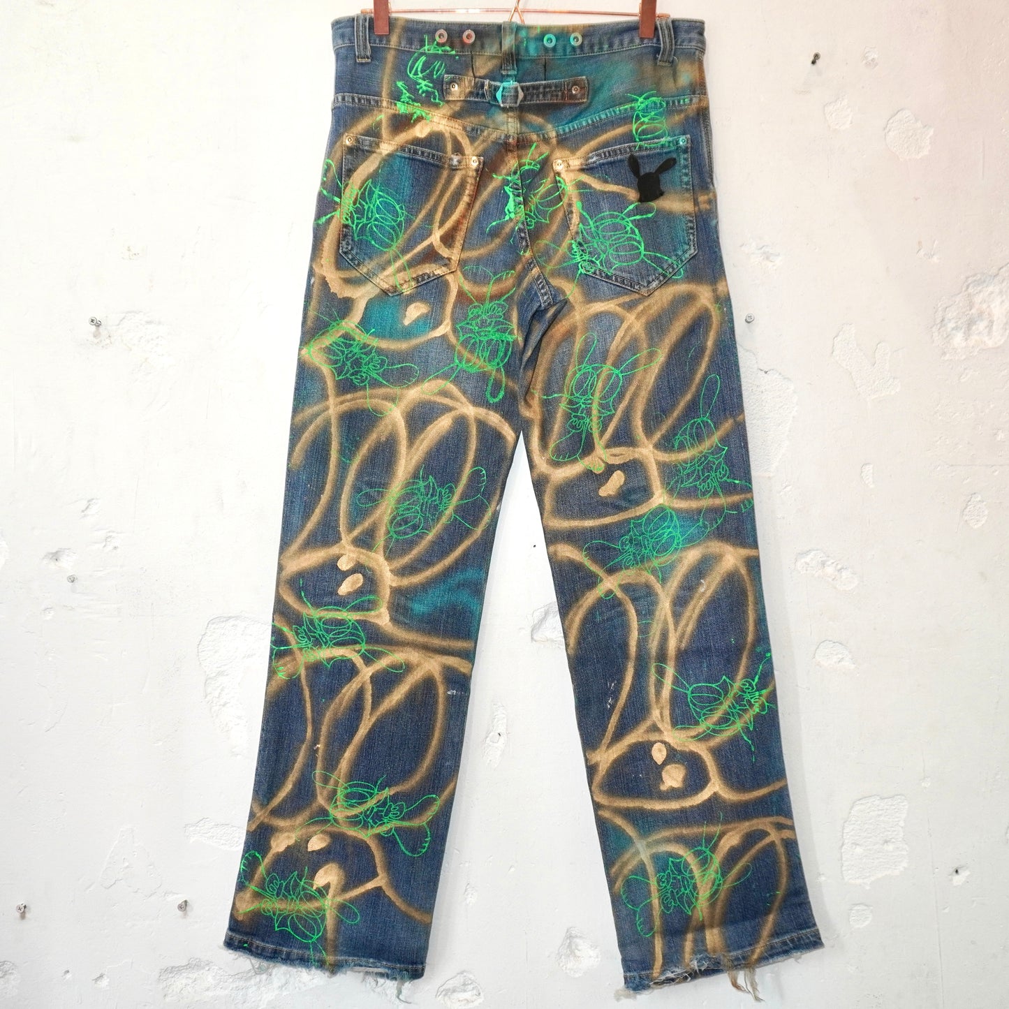 SKOLOCT SPRAY PAINTED JEANS - 33
