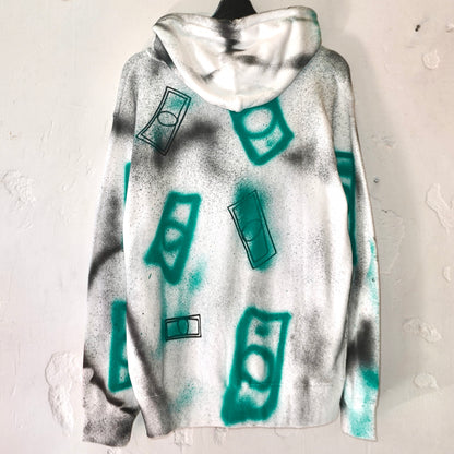SKOLOCT SPRAY PAINTED REMAKE HOODIE (L)