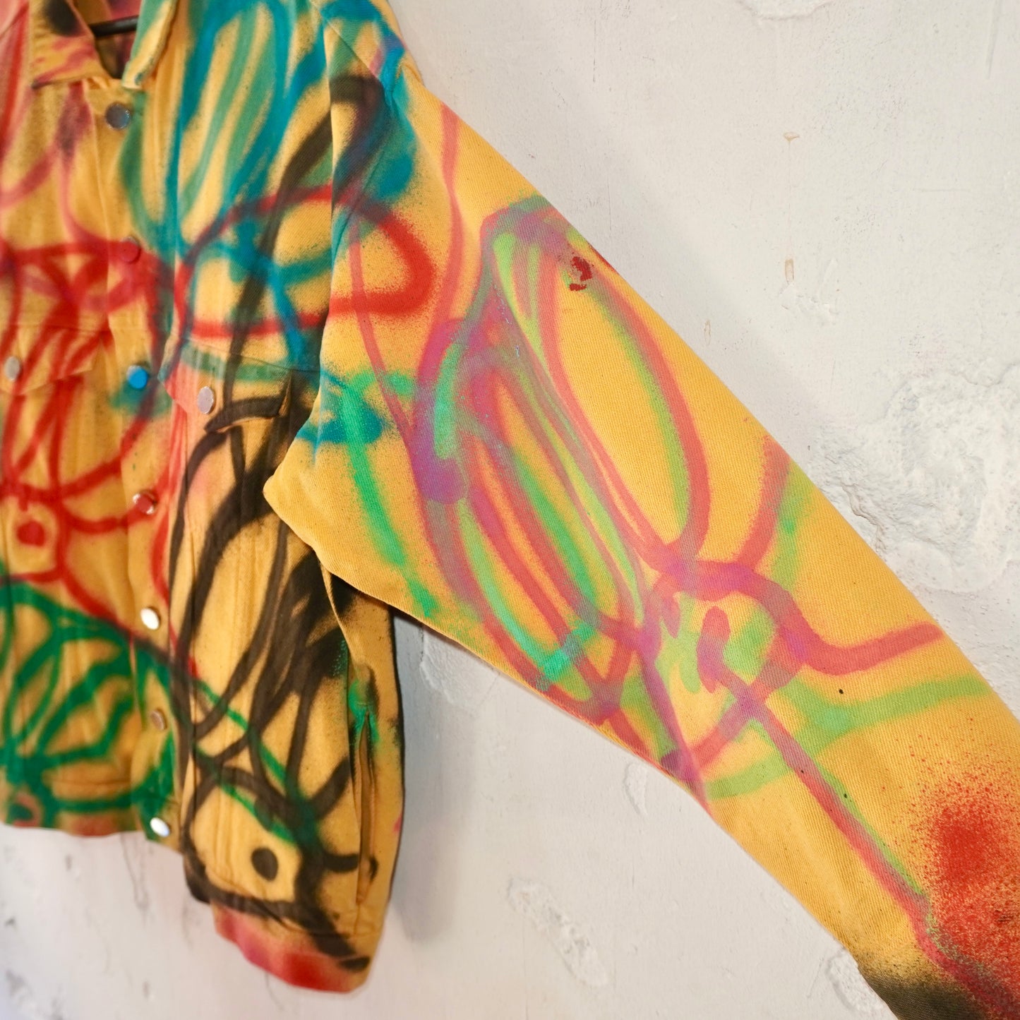 SKOLOCT SPRAY PAINTED REMAKE DENIM JACKET