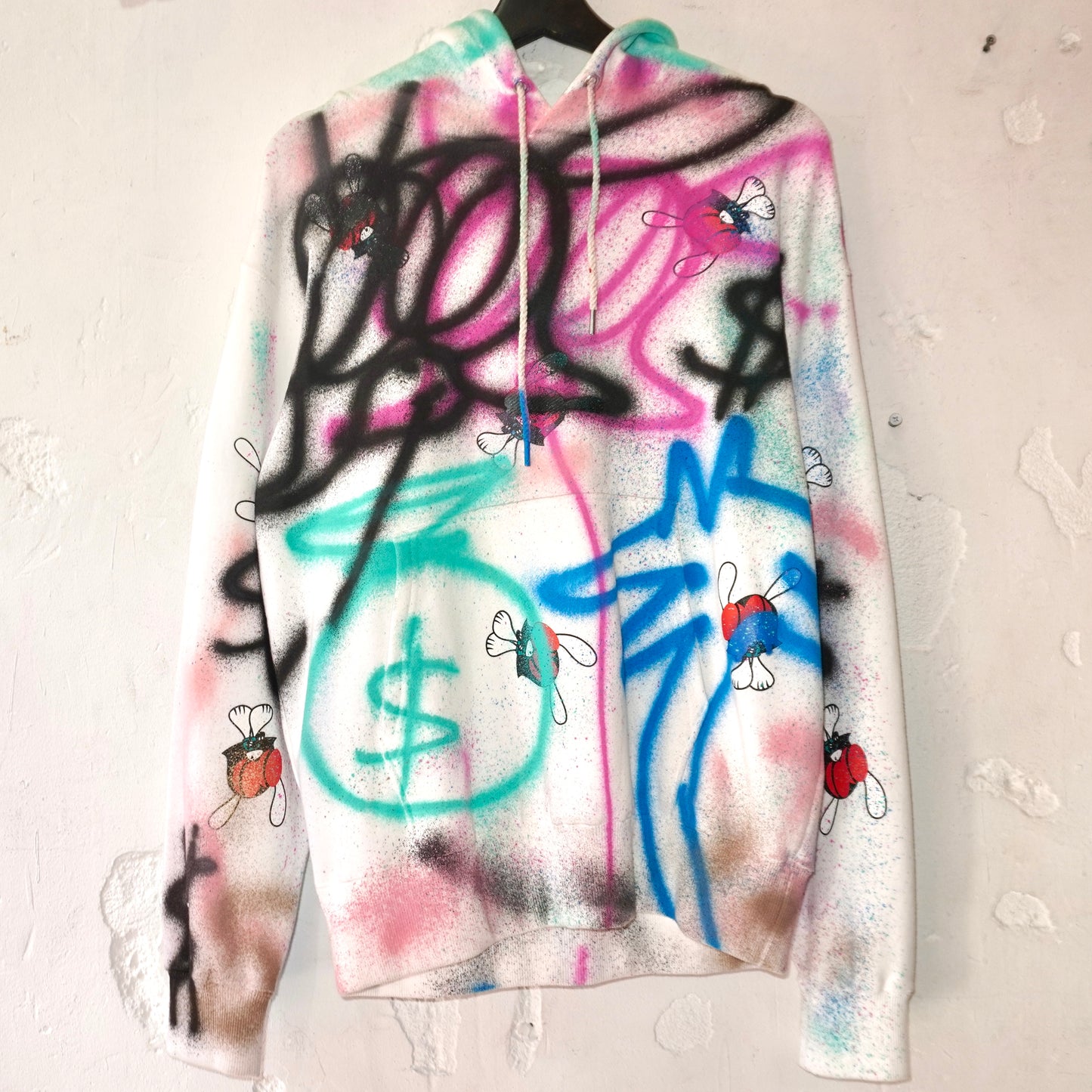 SKOLOCT SPRAY PAINTED REMAKE HOODIE (M)