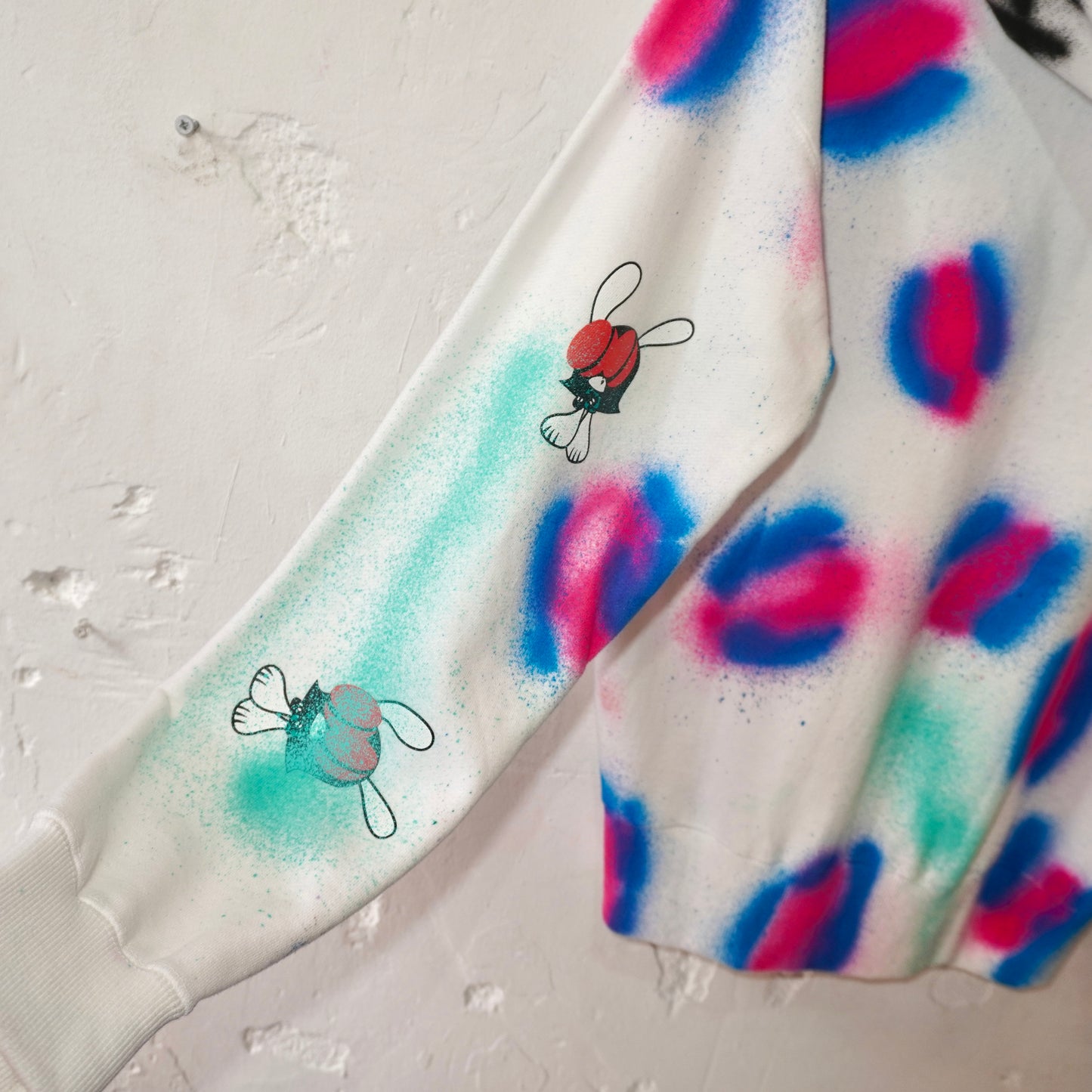SKOLOCT SPRAY PAINTED REMAKE HOODIE (M)