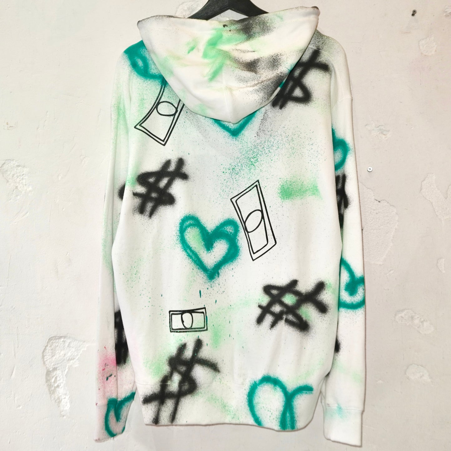 SKOLOCT SPRAY PAINTED REMAKE HOODIE (L)