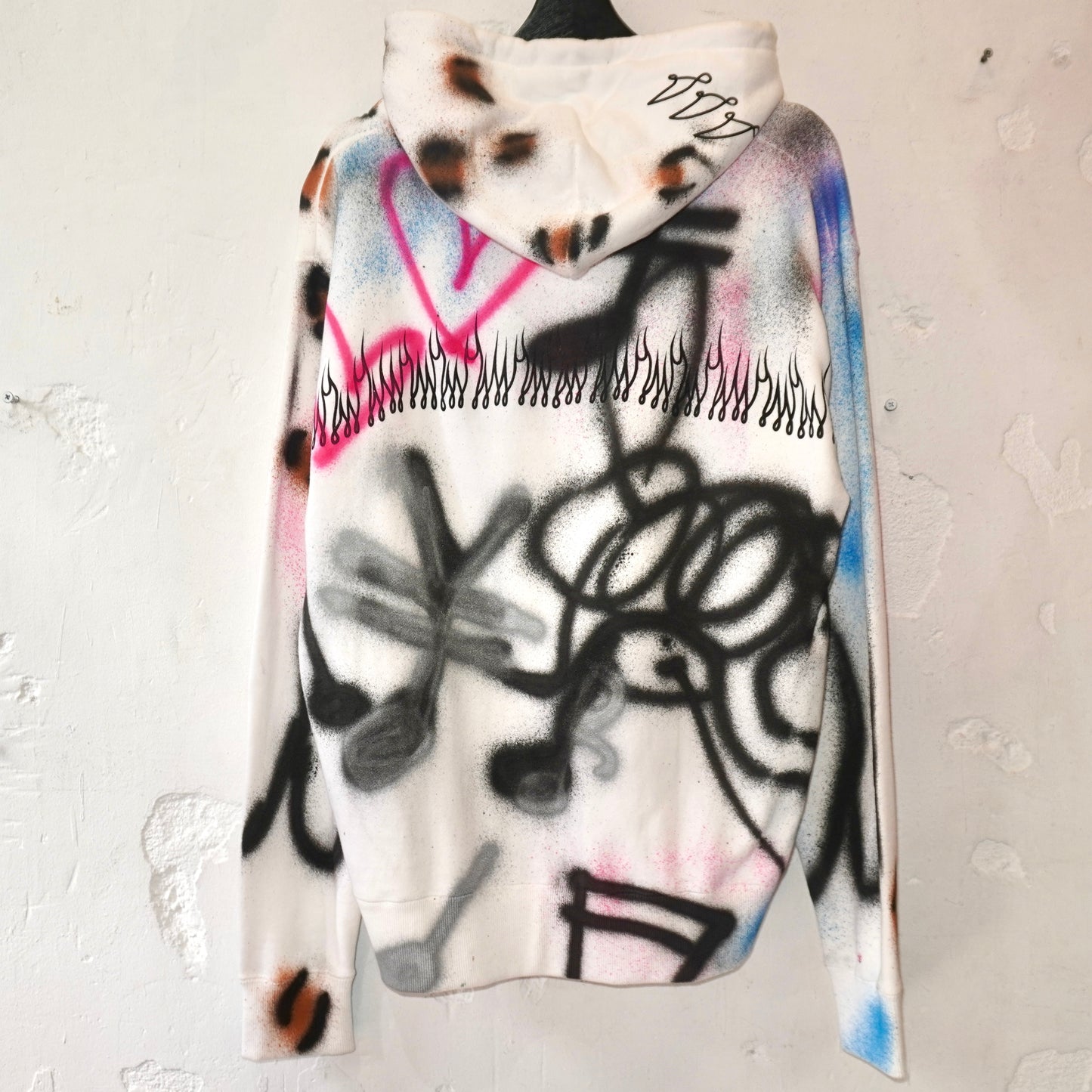 SKOLOCT SPRAY PAINTED REMAKE HOODIE (L)