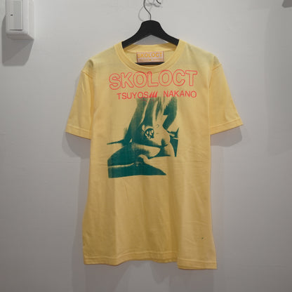 SKOLOCT SKO FACE W/ SLOGAN T-SHIRT