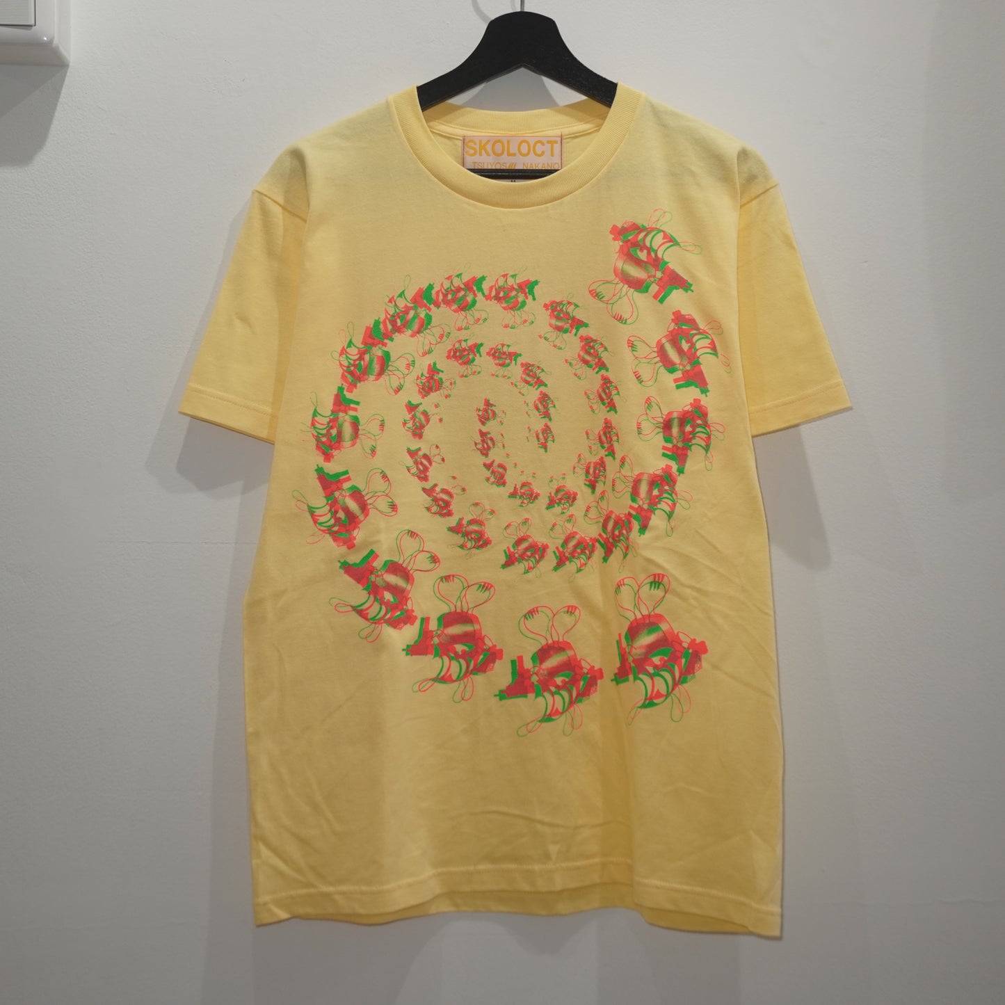 SKOLOCT SKOCKY UZI T-SHIRT