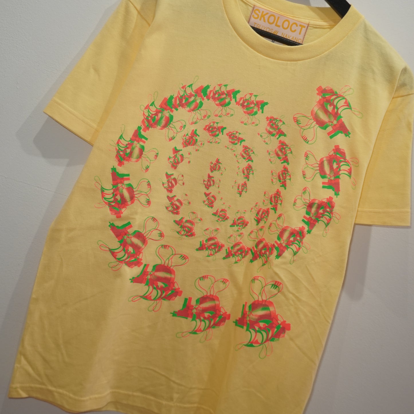 SKOLOCT SKOCKY UZI T-SHIRT