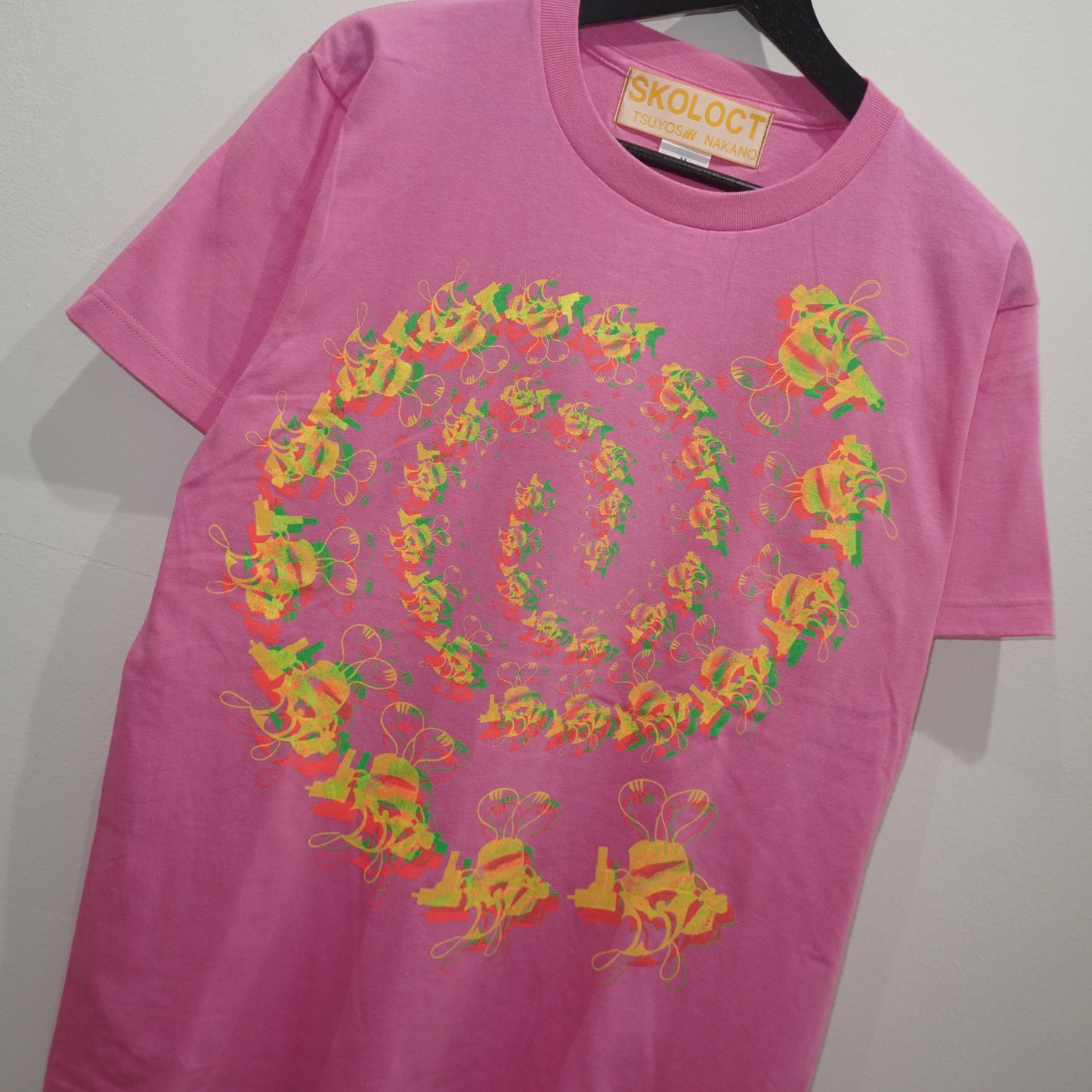 SKOLOCT SKOCKY UZI T-SHIRT