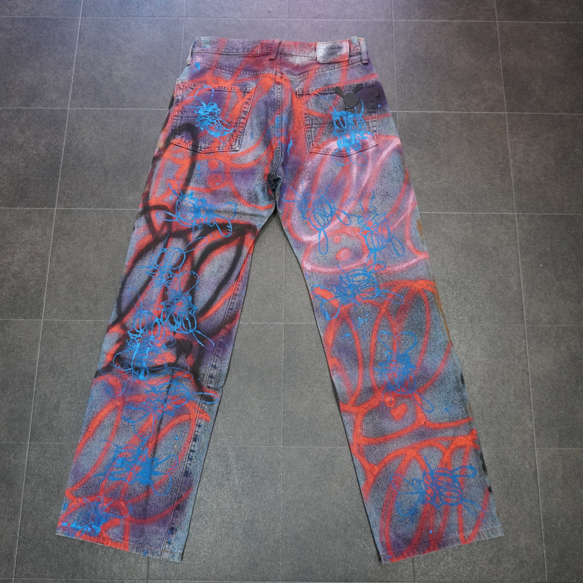 SKOLOCT SPRAY PAINTED JEANS-32