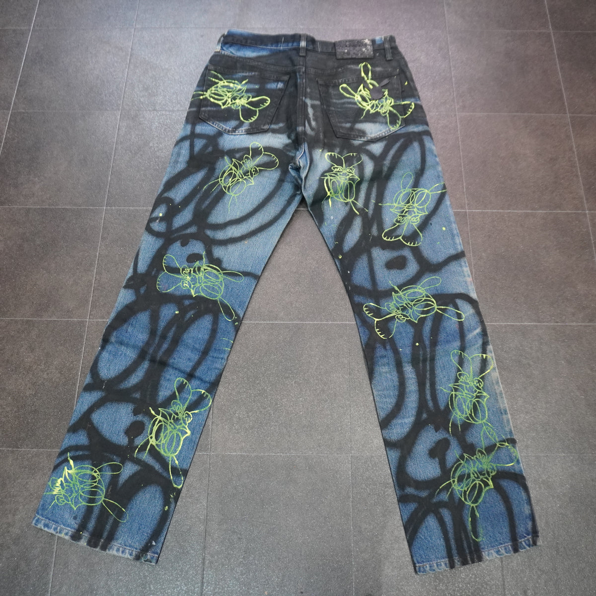 SKOLOCT SPRAY PAINTED JEANS-31