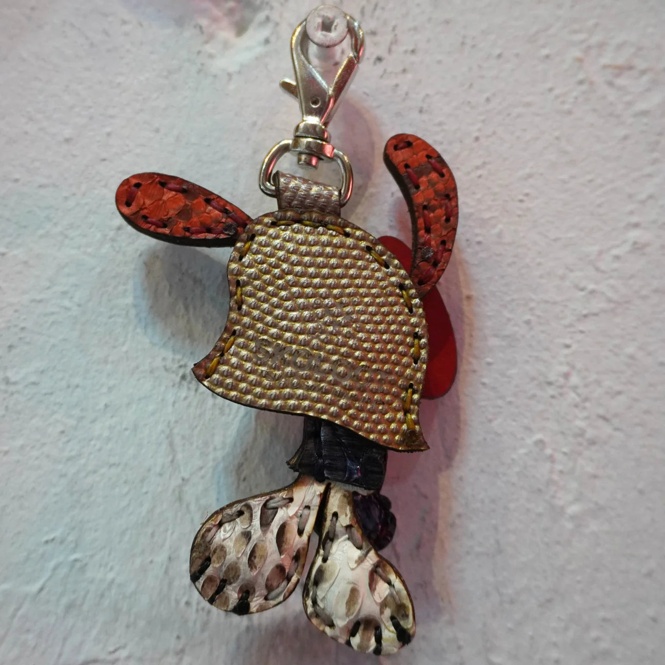 LEATHER KEYCHAIN "FINGER" - PYTHON