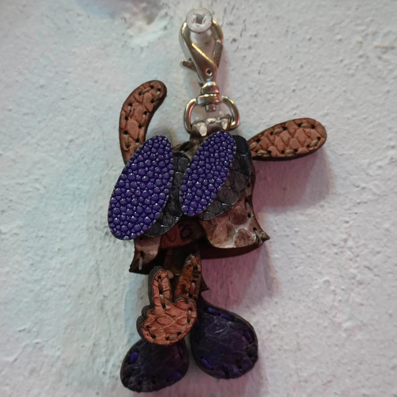 LEATHER KEYCHAIN "FINGER" - PYTHON