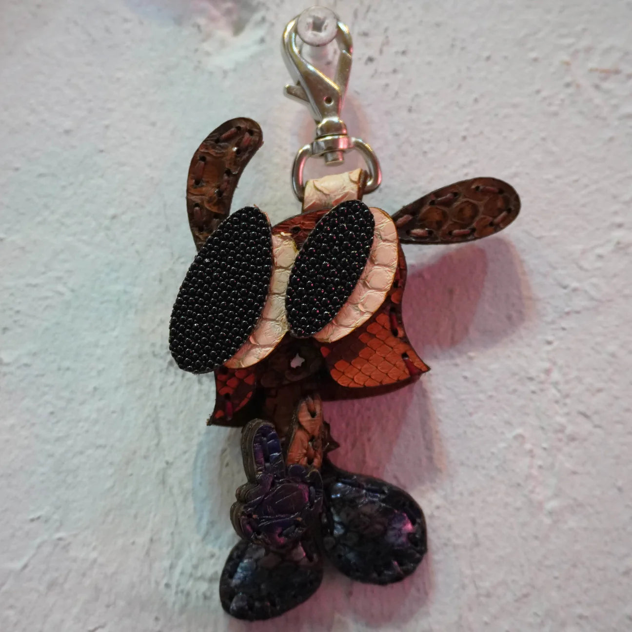 LEATHER KEYCHAIN "FINGER" - PYTHON